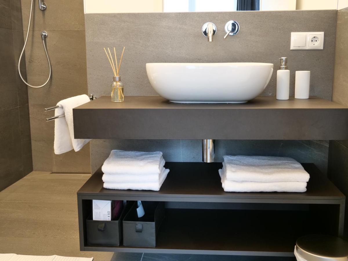 Apartments Sabine K เมราโน ภายนอก รูปภาพ